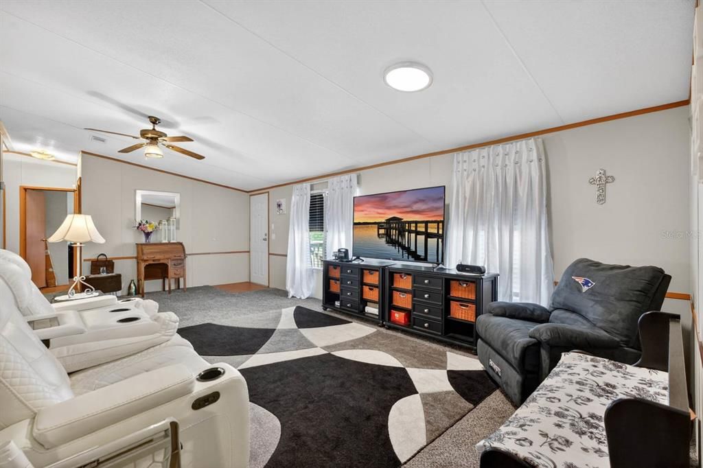 For Sale: $260,000 (4 beds, 2 baths, 1890 Square Feet)
