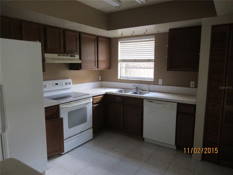 For Rent: $2,300 (3 beds, 2 baths, 1444 Square Feet)