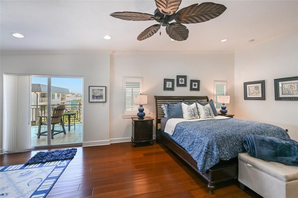 For Sale: $2,695,000 (4 beds, 3 baths, 2678 Square Feet)