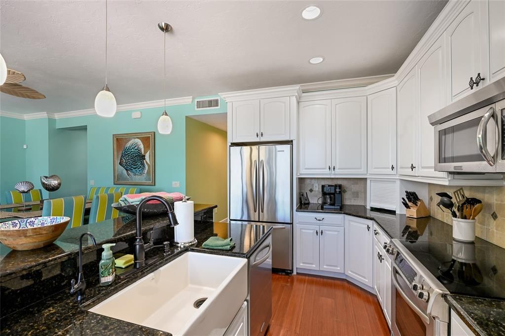 For Sale: $2,695,000 (4 beds, 3 baths, 2678 Square Feet)