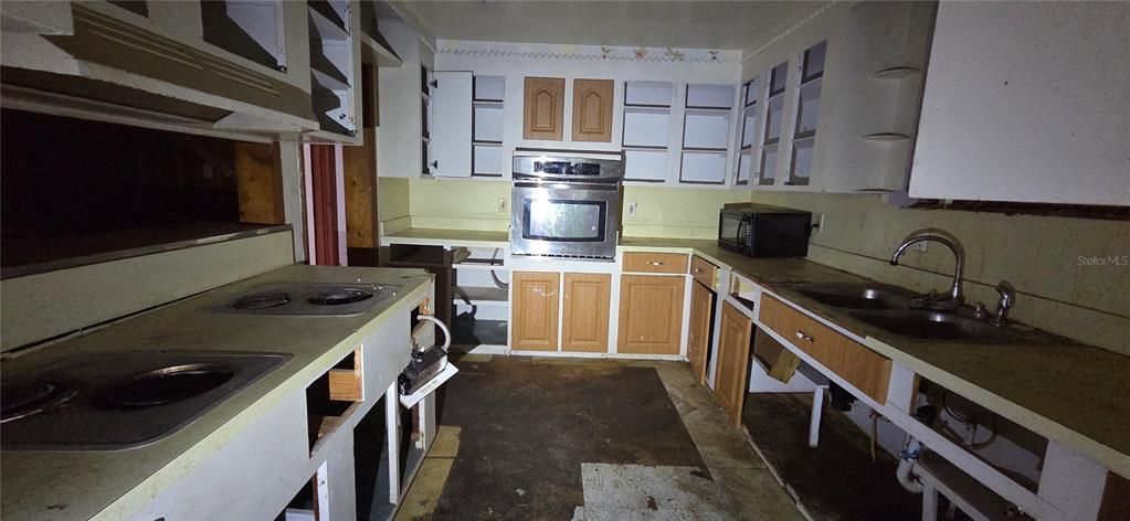 Activo con contrato: $88,000 (3 camas, 2 baños, 1916 Pies cuadrados)
