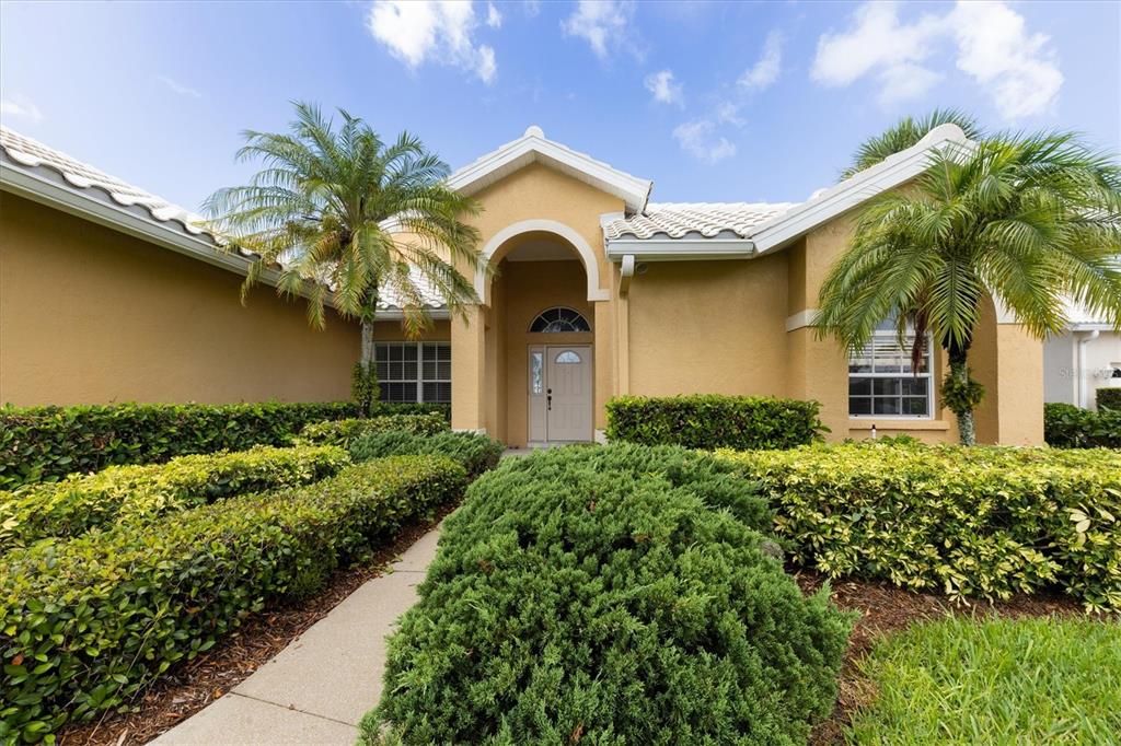 For Rent: $2,800 (2 beds, 2 baths, 2085 Square Feet)