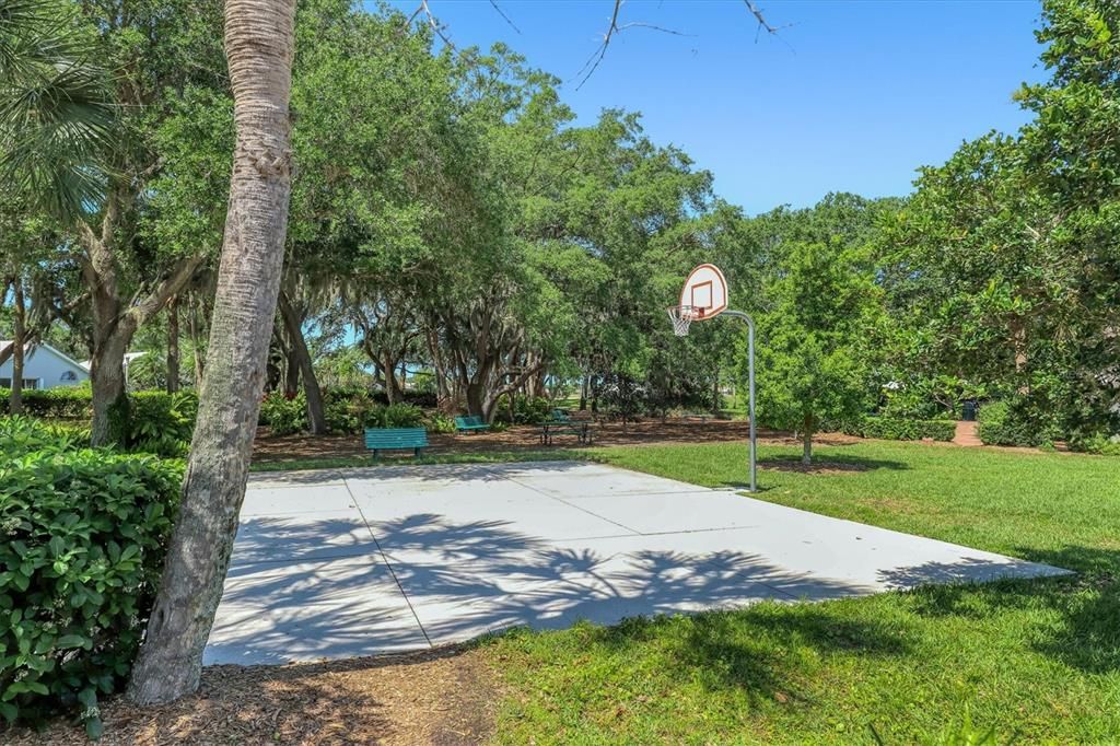 For Rent: $2,800 (2 beds, 2 baths, 2085 Square Feet)
