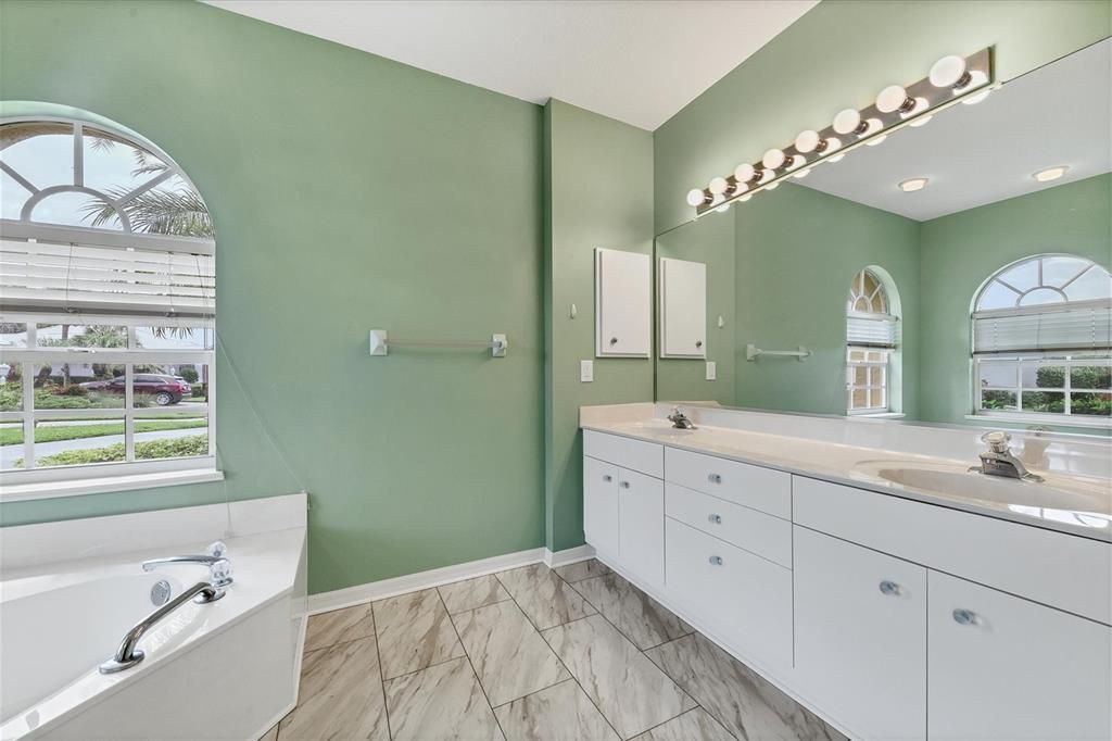 For Rent: $2,800 (2 beds, 2 baths, 2085 Square Feet)