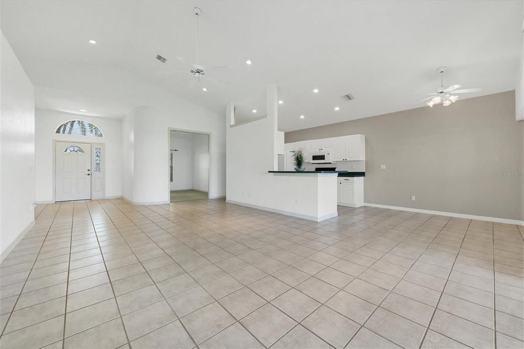For Rent: $2,800 (2 beds, 2 baths, 2085 Square Feet)