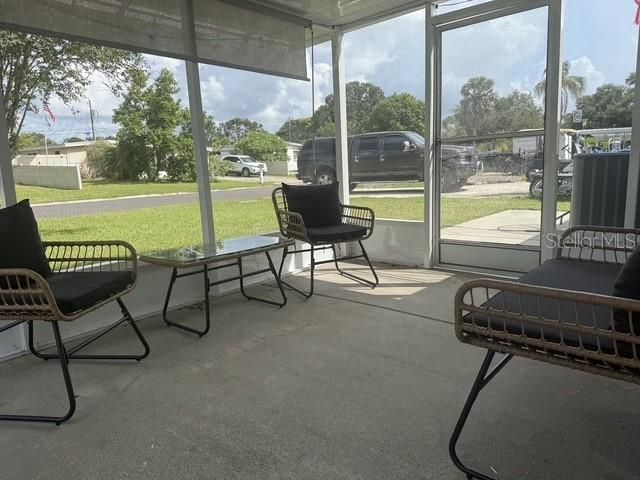 Active With Contract: $2,000 (3 beds, 2 baths, 980 Square Feet)