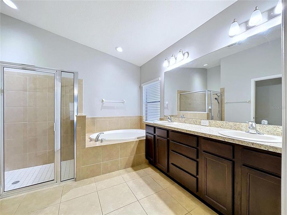 For Sale: $359,000 (4 beds, 2 baths, 2091 Square Feet)