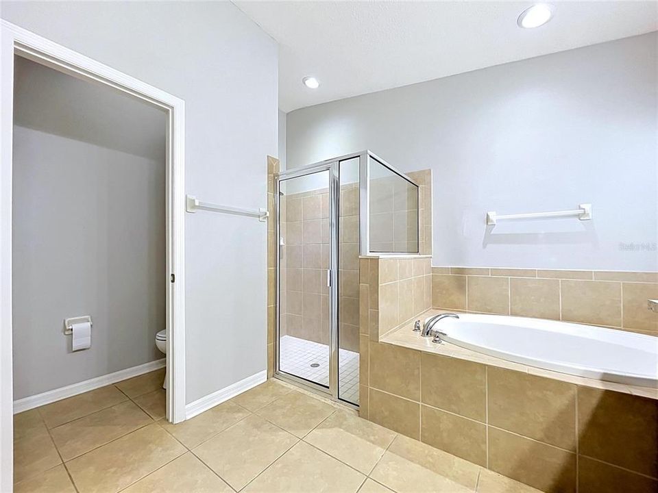 For Sale: $359,000 (4 beds, 2 baths, 2091 Square Feet)