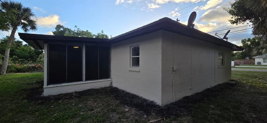For Rent: $1,850 (2 beds, 2 baths, 1101 Square Feet)