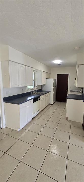 For Rent: $1,850 (2 beds, 2 baths, 1101 Square Feet)