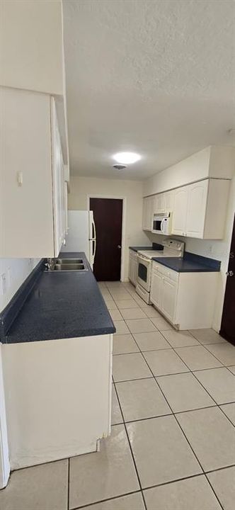 For Rent: $1,850 (2 beds, 2 baths, 1101 Square Feet)
