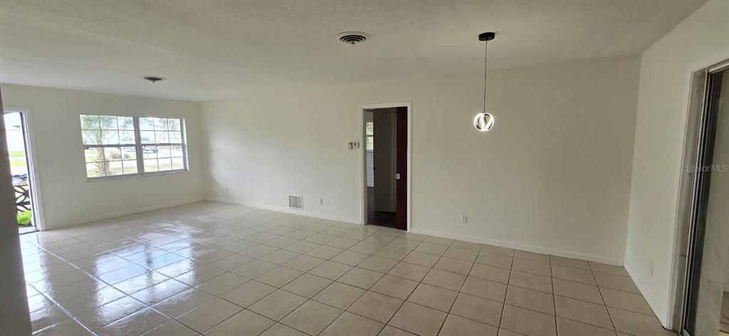 For Rent: $1,850 (2 beds, 2 baths, 1101 Square Feet)