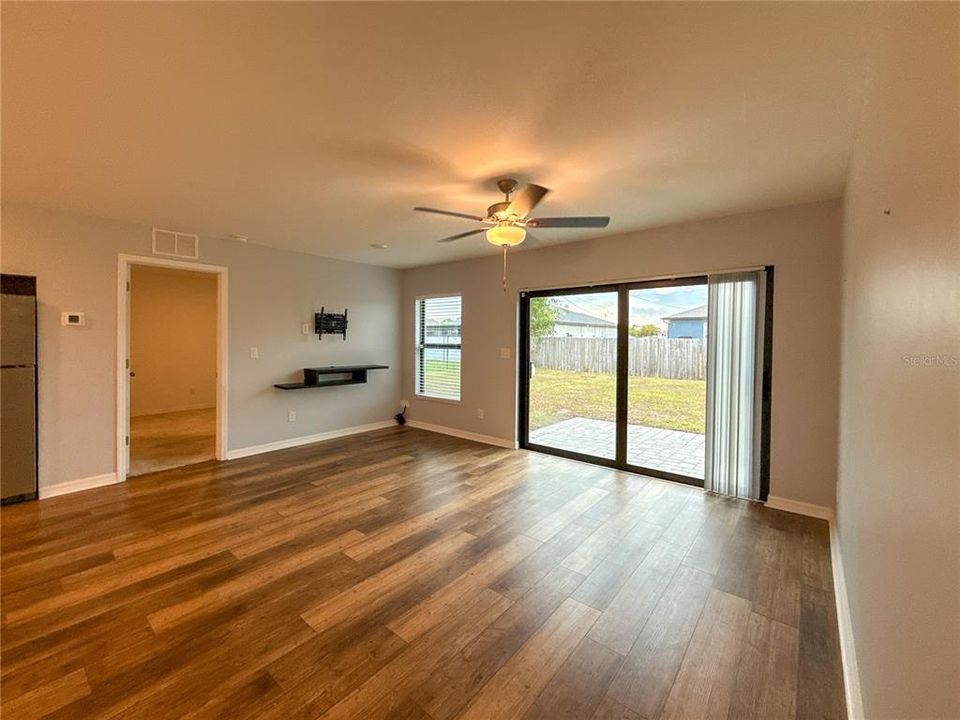 For Sale: $95,000 (3 beds, 2 baths, 1143 Square Feet)