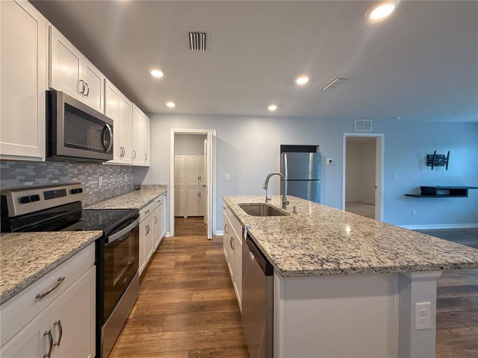 For Sale: $95,000 (3 beds, 2 baths, 1143 Square Feet)