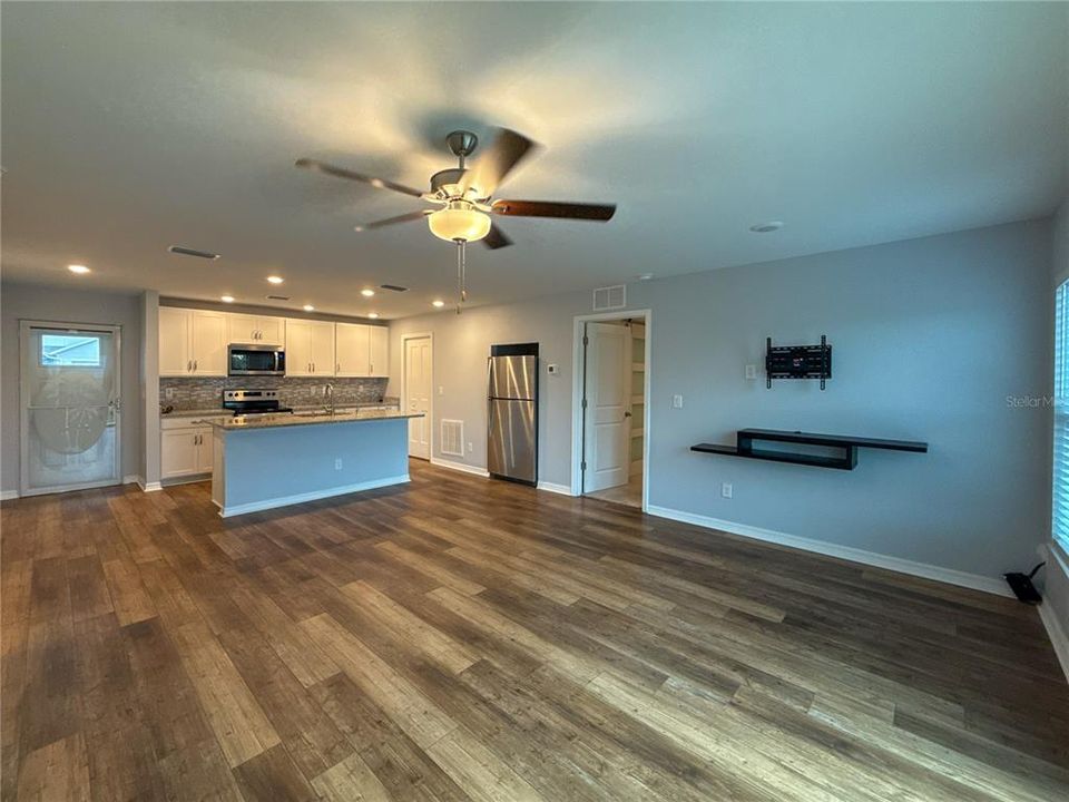 For Sale: $95,000 (3 beds, 2 baths, 1143 Square Feet)