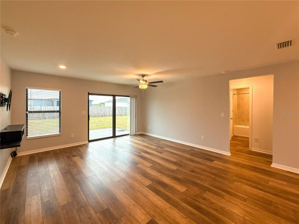 For Sale: $95,000 (3 beds, 2 baths, 1143 Square Feet)