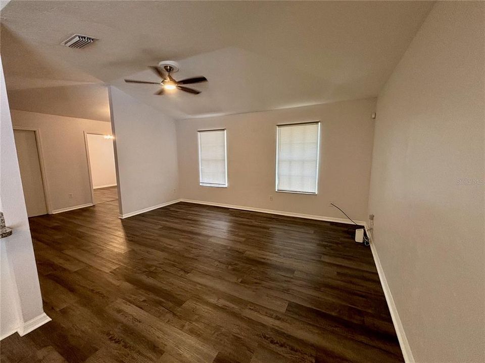 For Sale: $399,000 (4 beds, 3 baths, 1471 Square Feet)