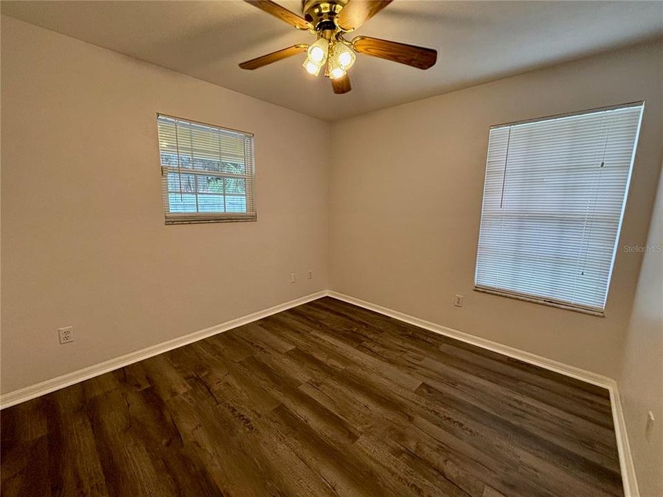 For Sale: $399,000 (4 beds, 3 baths, 1471 Square Feet)