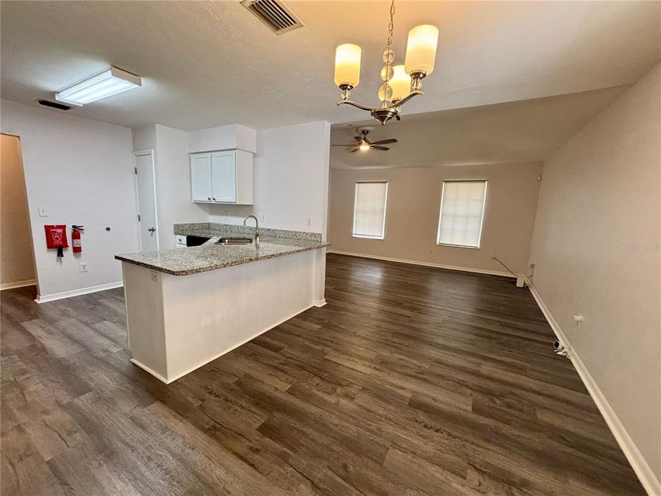 For Sale: $399,000 (4 beds, 3 baths, 1471 Square Feet)