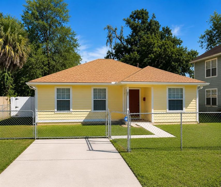 For Sale: $399,000 (4 beds, 3 baths, 1471 Square Feet)
