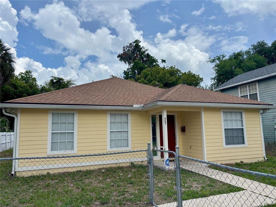 For Sale: $399,000 (4 beds, 3 baths, 1471 Square Feet)