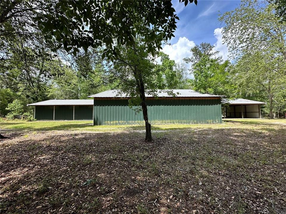 For Sale: $875,000 (2 beds, 1 baths, 1296 Square Feet)