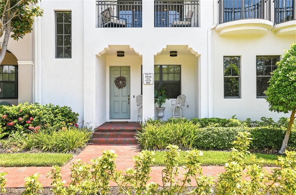 For Sale: $699,000 (3 beds, 2 baths, 1884 Square Feet)