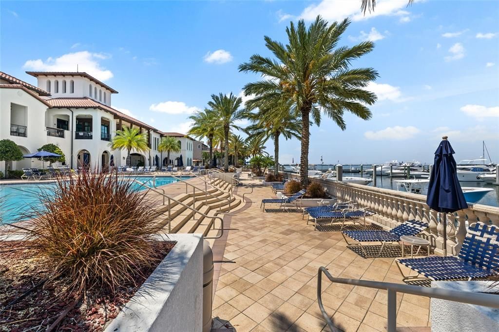 For Sale: $699,000 (3 beds, 2 baths, 1884 Square Feet)
