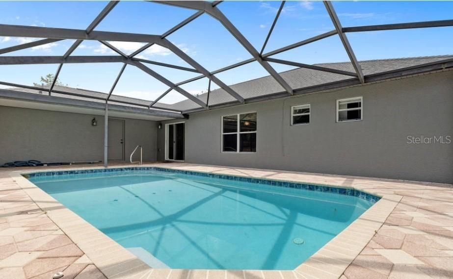 En Venta: $399,789 (4 camas, 2 baños, 2196 Pies cuadrados)