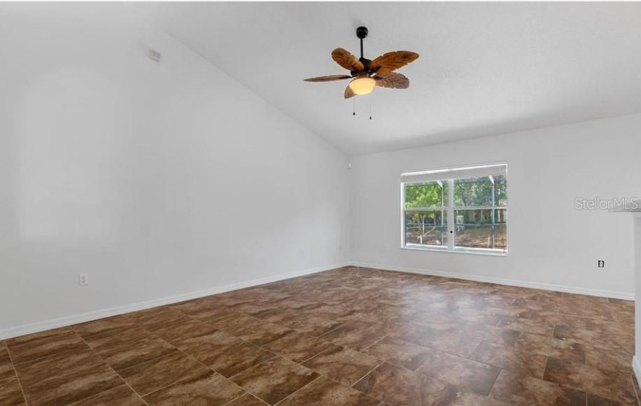 En Venta: $399,789 (4 camas, 2 baños, 2196 Pies cuadrados)