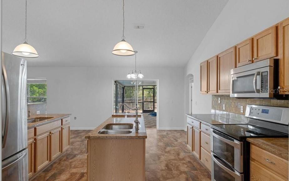 En Venta: $399,789 (4 camas, 2 baños, 2196 Pies cuadrados)