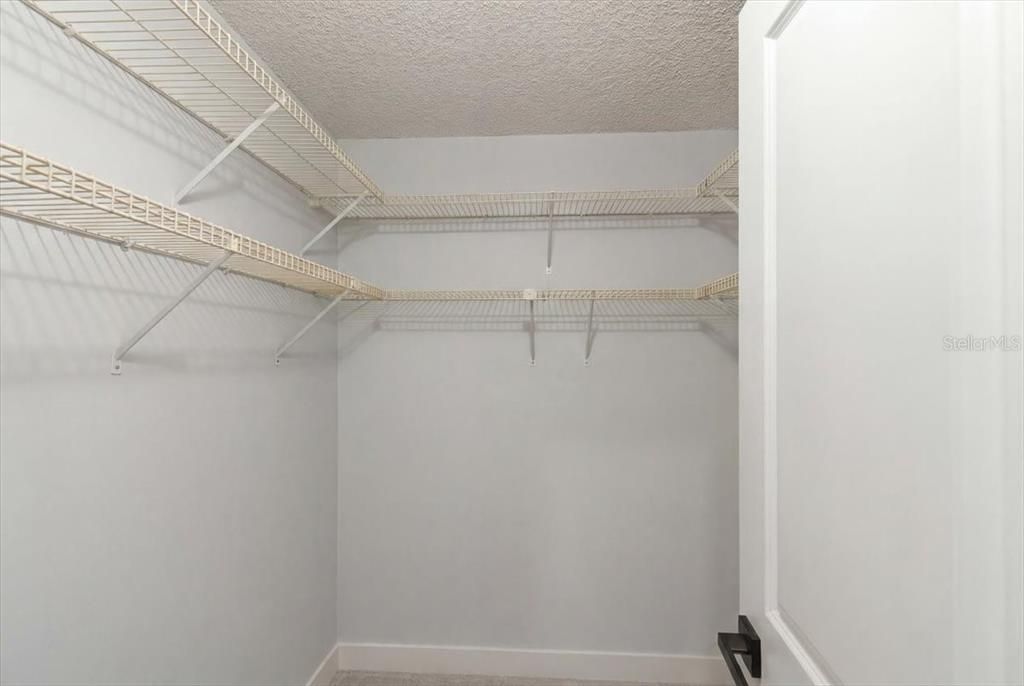 For Sale: $156,000 (1 beds, 1 baths, 810 Square Feet)