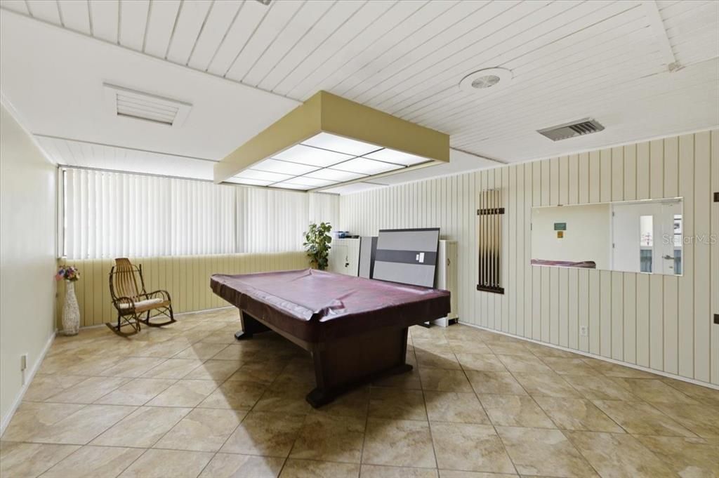 For Sale: $156,000 (1 beds, 1 baths, 810 Square Feet)
