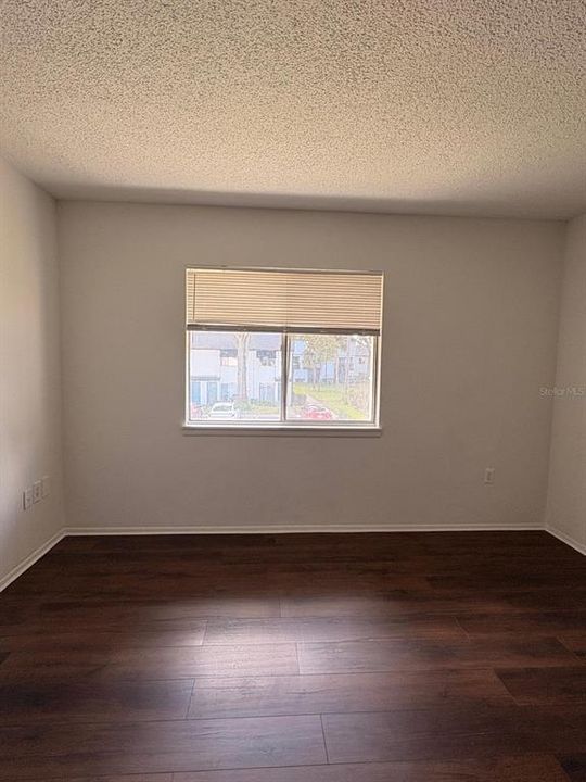 В аренду: $1,300 (1 спален, 1 ванн, 765 Квадратных фут)