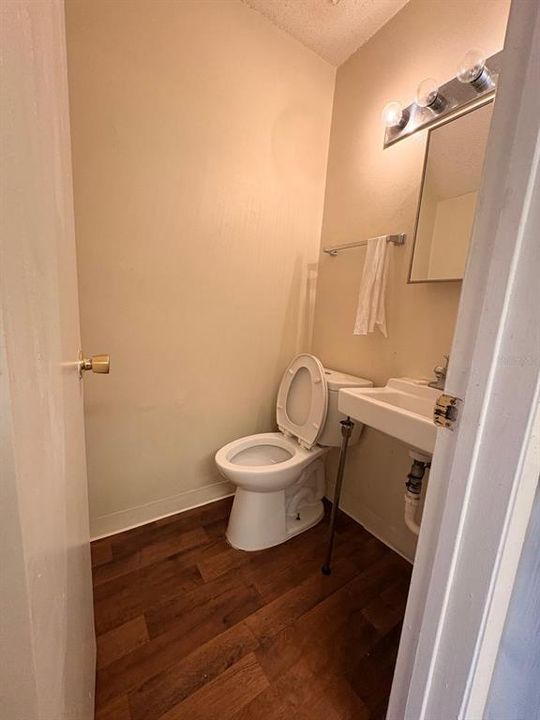 В аренду: $1,300 (1 спален, 1 ванн, 765 Квадратных фут)
