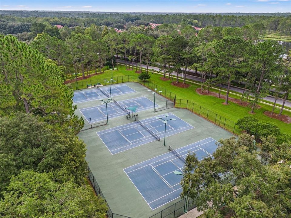 Activo con contrato: $995,000 (4 camas, 3 baños, 3144 Pies cuadrados)