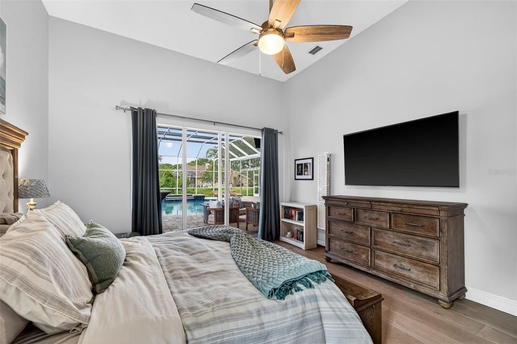 Activo con contrato: $995,000 (4 camas, 3 baños, 3144 Pies cuadrados)