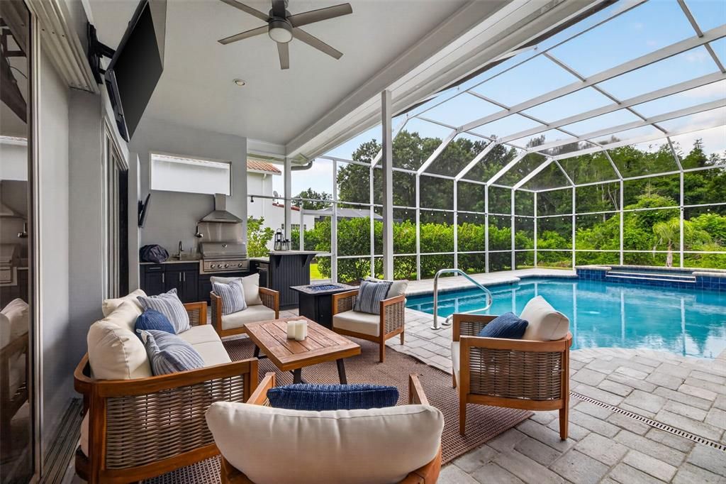 Activo con contrato: $995,000 (4 camas, 3 baños, 3144 Pies cuadrados)