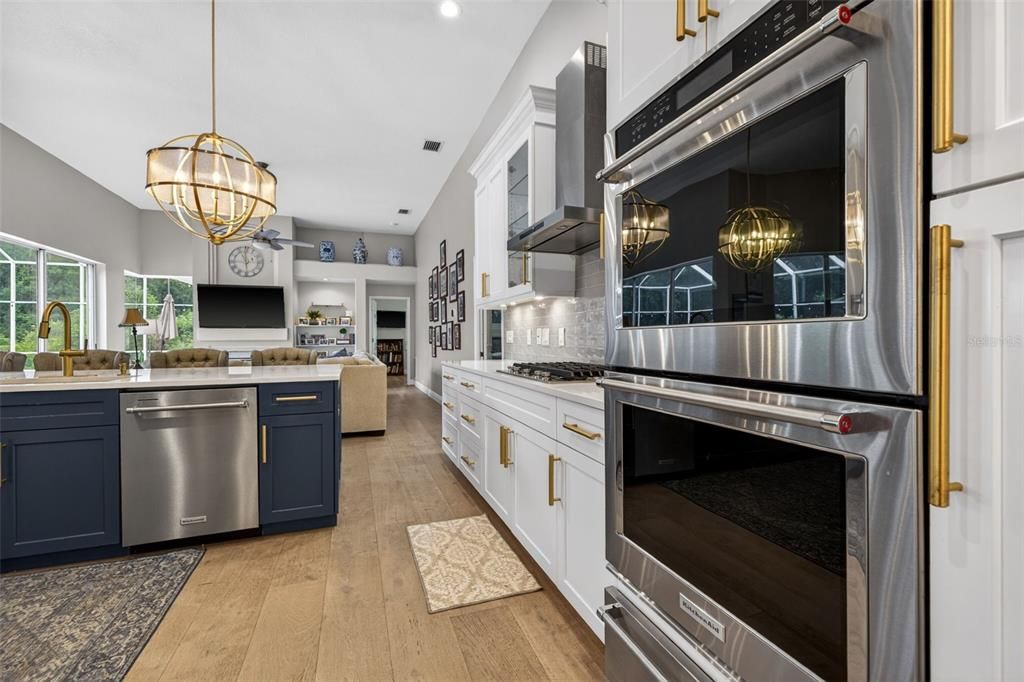 Activo con contrato: $995,000 (4 camas, 3 baños, 3144 Pies cuadrados)
