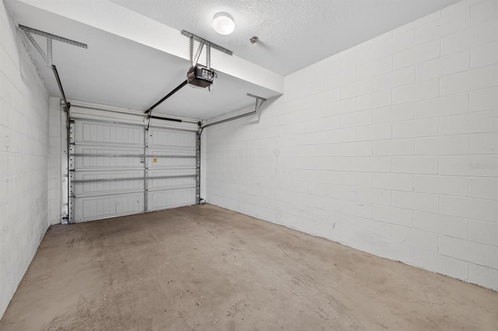 Active With Contract: $1,850 (2 beds, 2 baths, 1504 Square Feet)