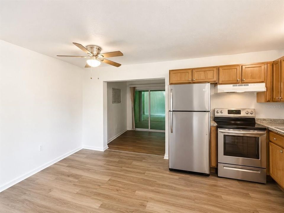 В аренду: $1,925 (3 спален, 1 ванн, 792 Квадратных фут)