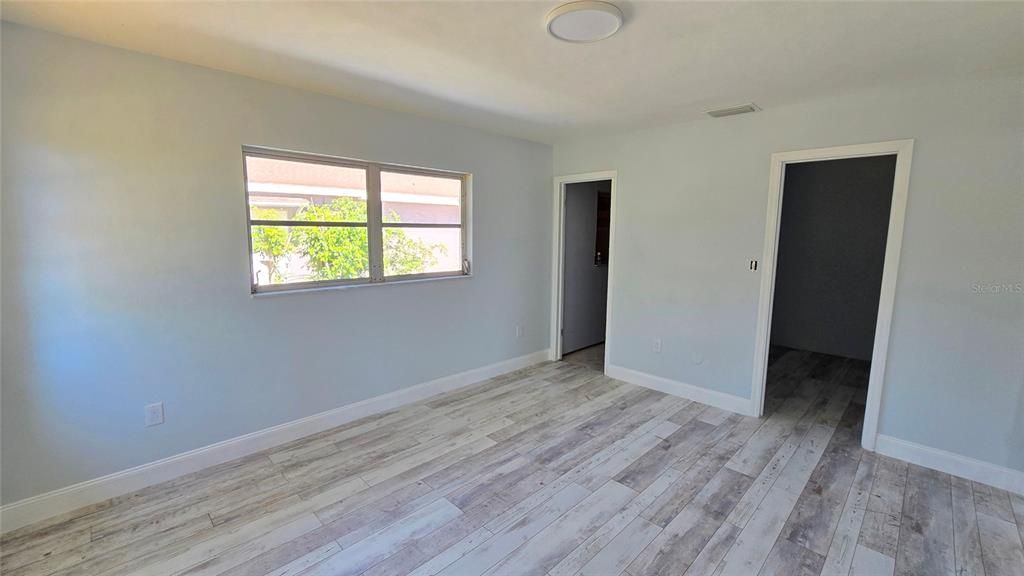 For Sale: $450,000 (2 beds, 2 baths, 1230 Square Feet)