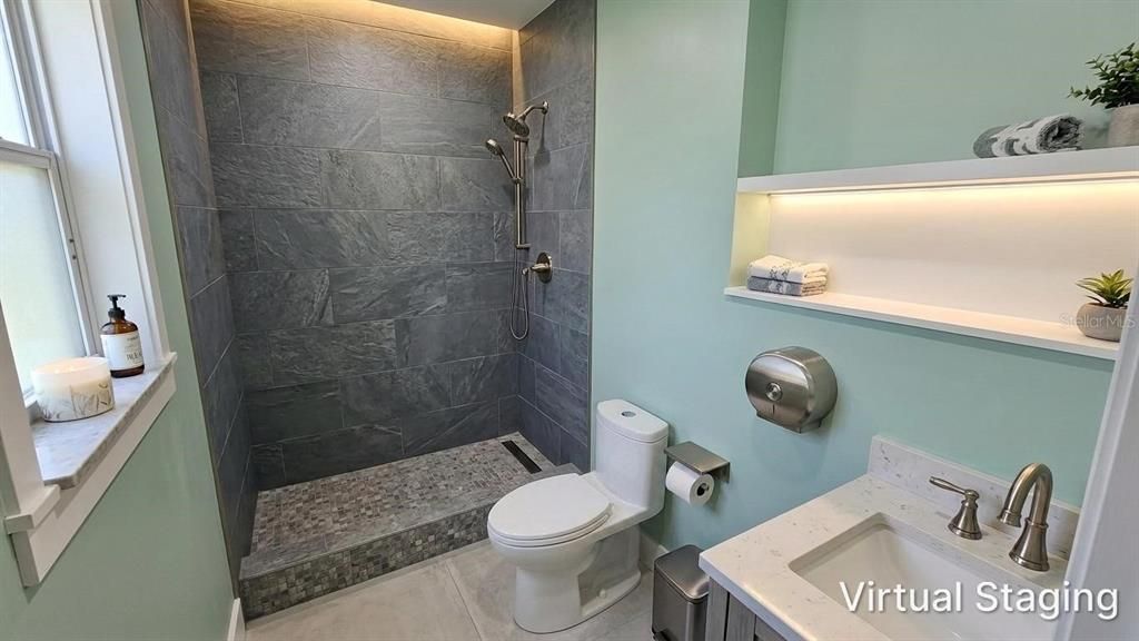 For Sale: $450,000 (2 beds, 2 baths, 1230 Square Feet)
