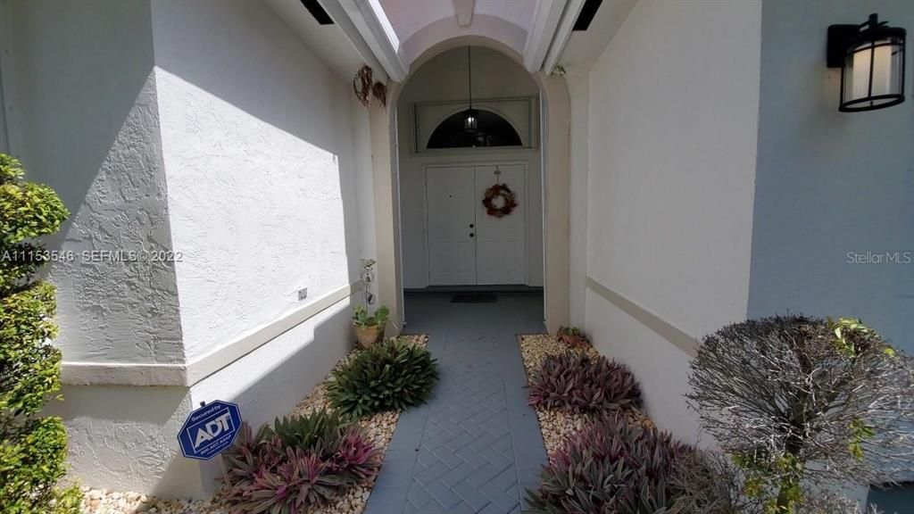 For Rent: $4,000 (4 beds, 2 baths, 2834 Square Feet)