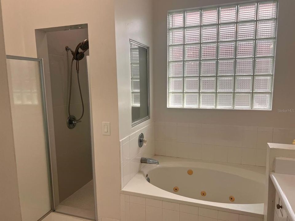 For Rent: $4,000 (4 beds, 2 baths, 2834 Square Feet)