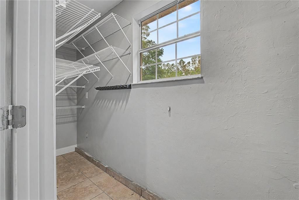 En Venta: $590,000 (6 camas, 4 baños, 3207 Pies cuadrados)