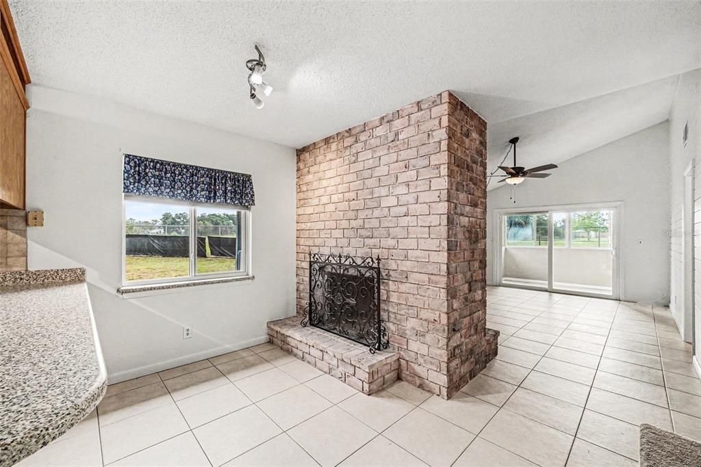 En Venta: $345,000 (3 camas, 2 baños, 1604 Pies cuadrados)
