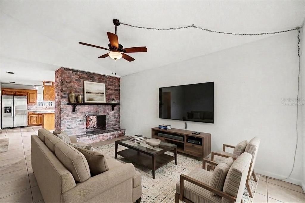 En Venta: $345,000 (3 camas, 2 baños, 1604 Pies cuadrados)