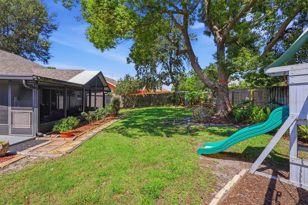 For Sale: $332,000 (3 beds, 2 baths, 1567 Square Feet)
