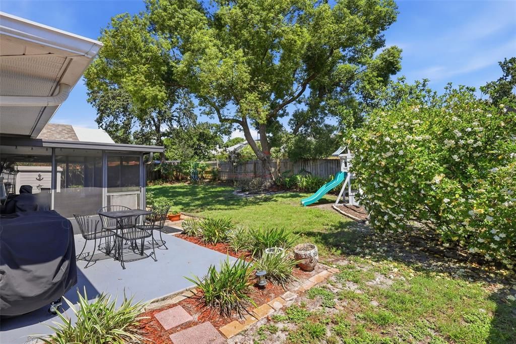 For Sale: $332,000 (3 beds, 2 baths, 1567 Square Feet)
